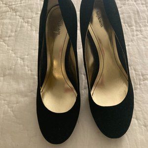 Style&Co. Black Velvet and Gold shoe, almost like new.